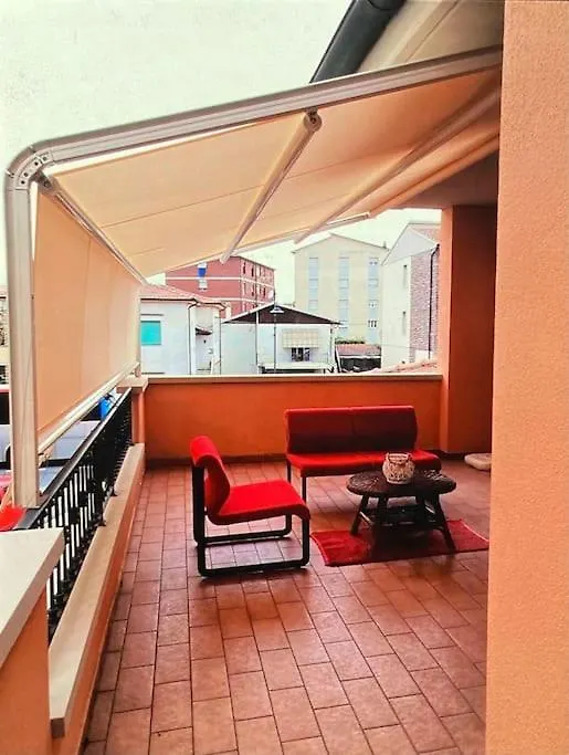 Casa Vacanze Trilocale Con Grande Terrazza Veranda Вентурина Апартаменты